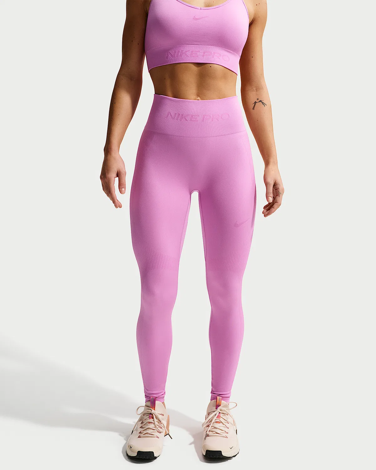 Женские леггинсы Nike Pro Seamless с высокой посадкой 7/8, Light Magenta — фото 2