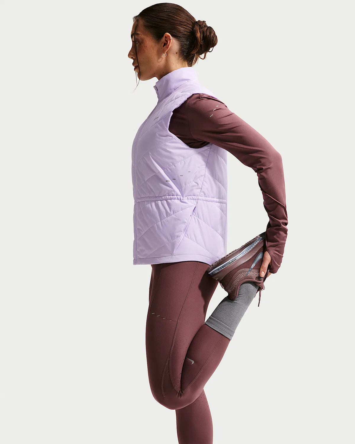 Женский жилет для бега Nike Swift Therma-FIT, Violet Mist — фото 3