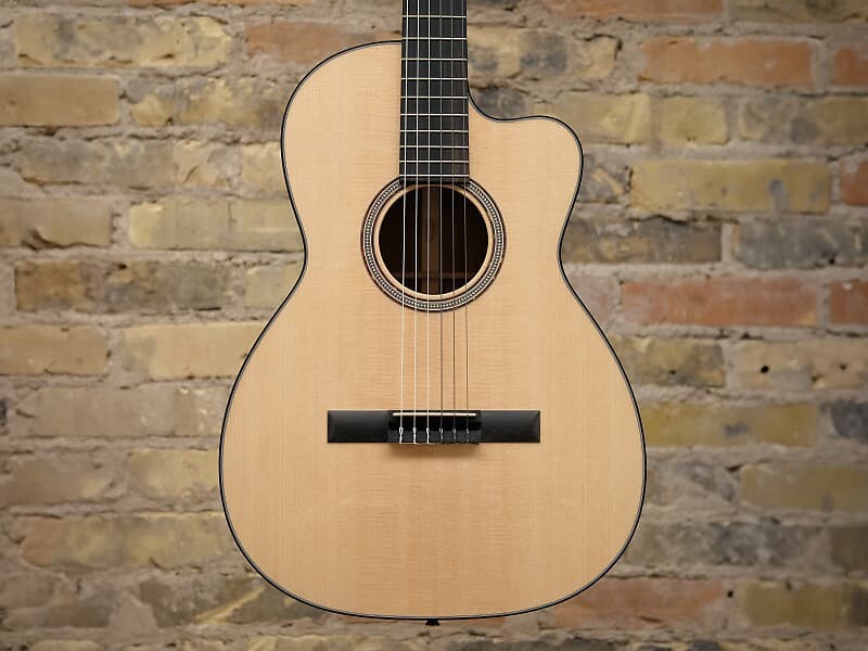 

Акустическая гитара Martin 000C12-16E Nylon 2019 - Present - Natural