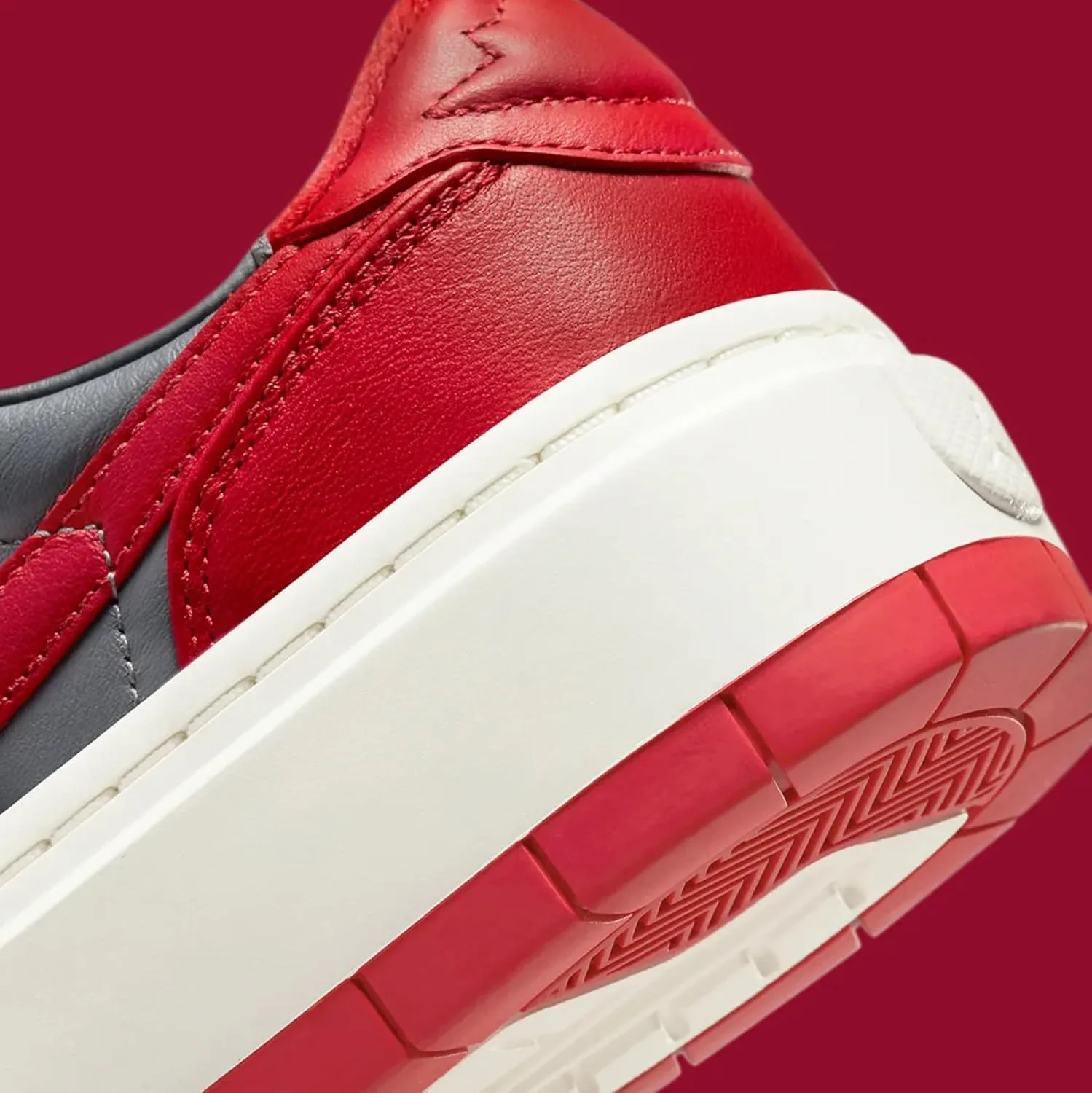 Мужские кроссовки для фитнеса Nike Tanjun Racer, красный/темно-серый — фото 2