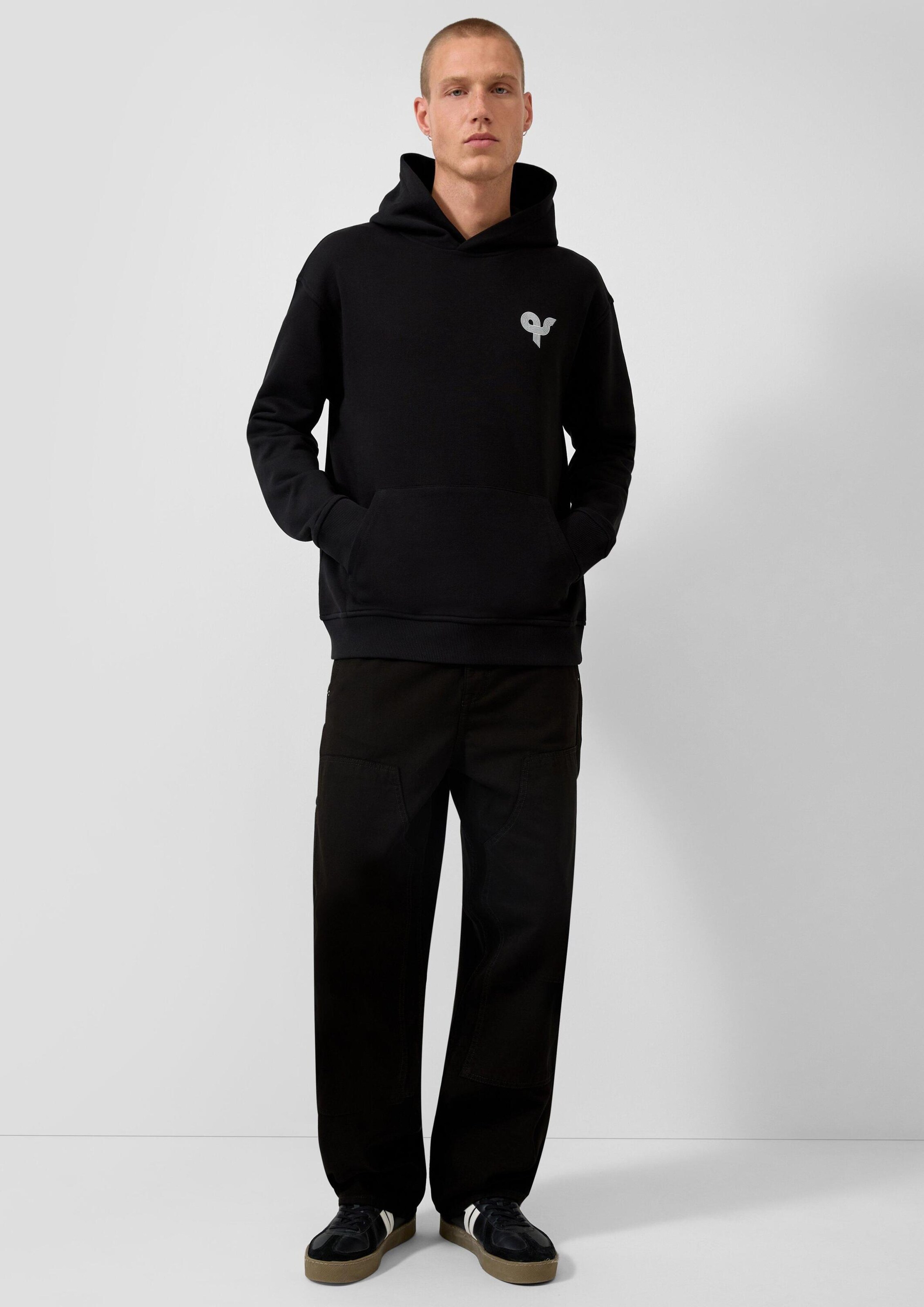 

QS Толстовка в черном цвете