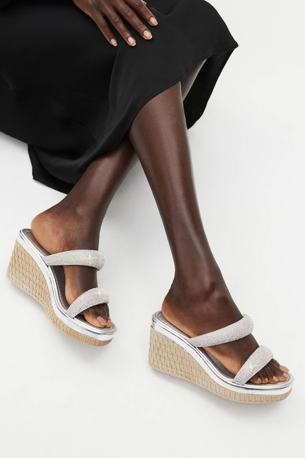 Босоножки на танкетке Forever Comfort Bling Next, серебряный