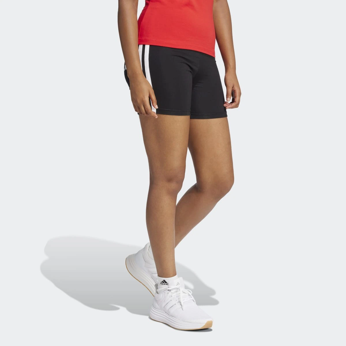 Короткие леггинсы женские байкерские с высокой талией и тремя полосками Adidas Essentials, черный — фото 4