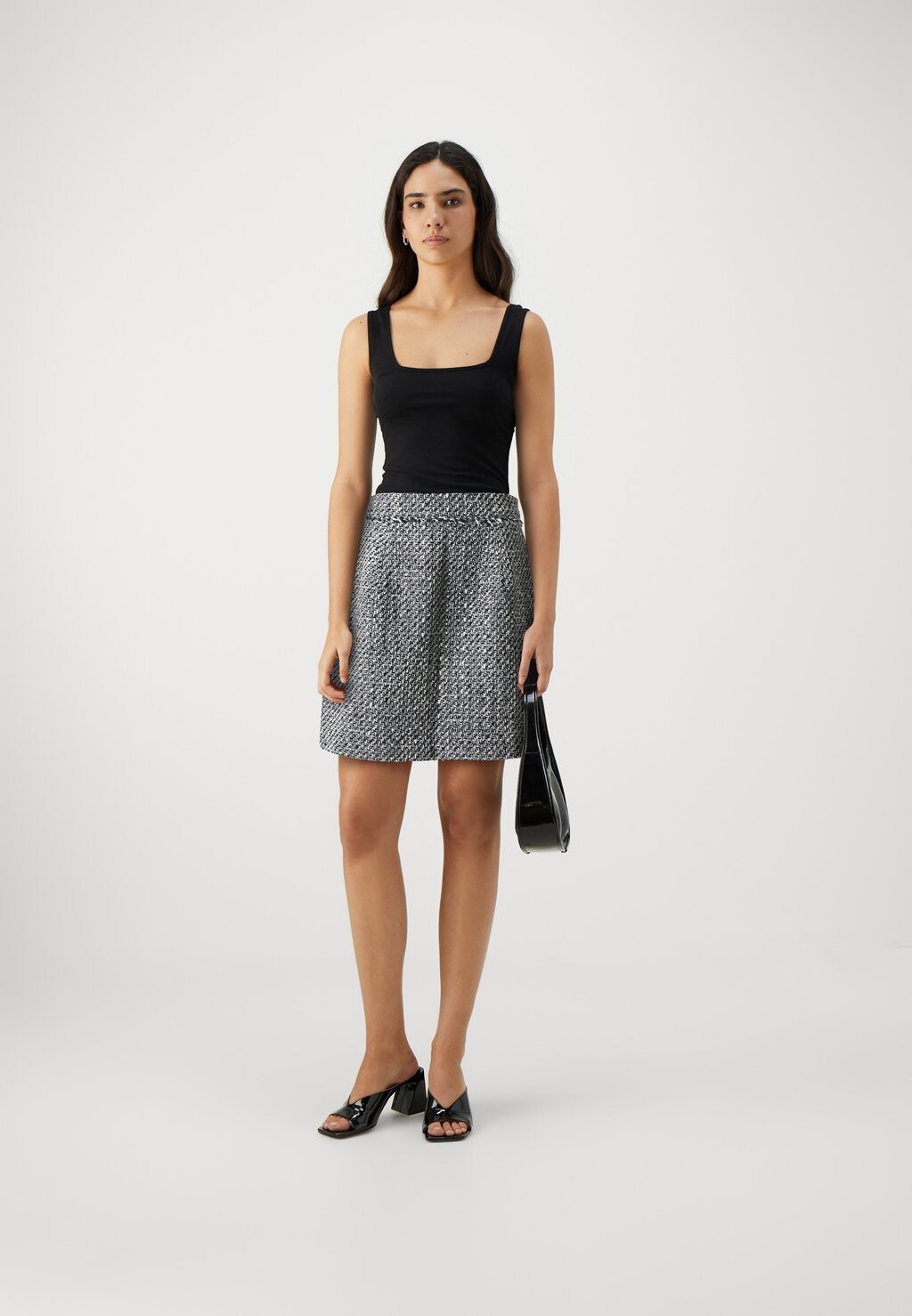 

Юбка-трапеция SOFIA SKIRT Guess, черный