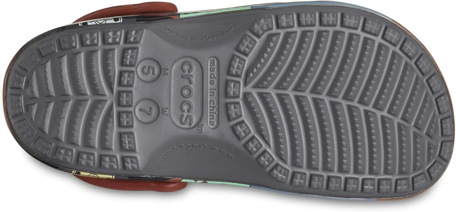 Сабо Crocs Unisex Adult Disney Cars Mater Classic Clogs, темно-серый — фото 3