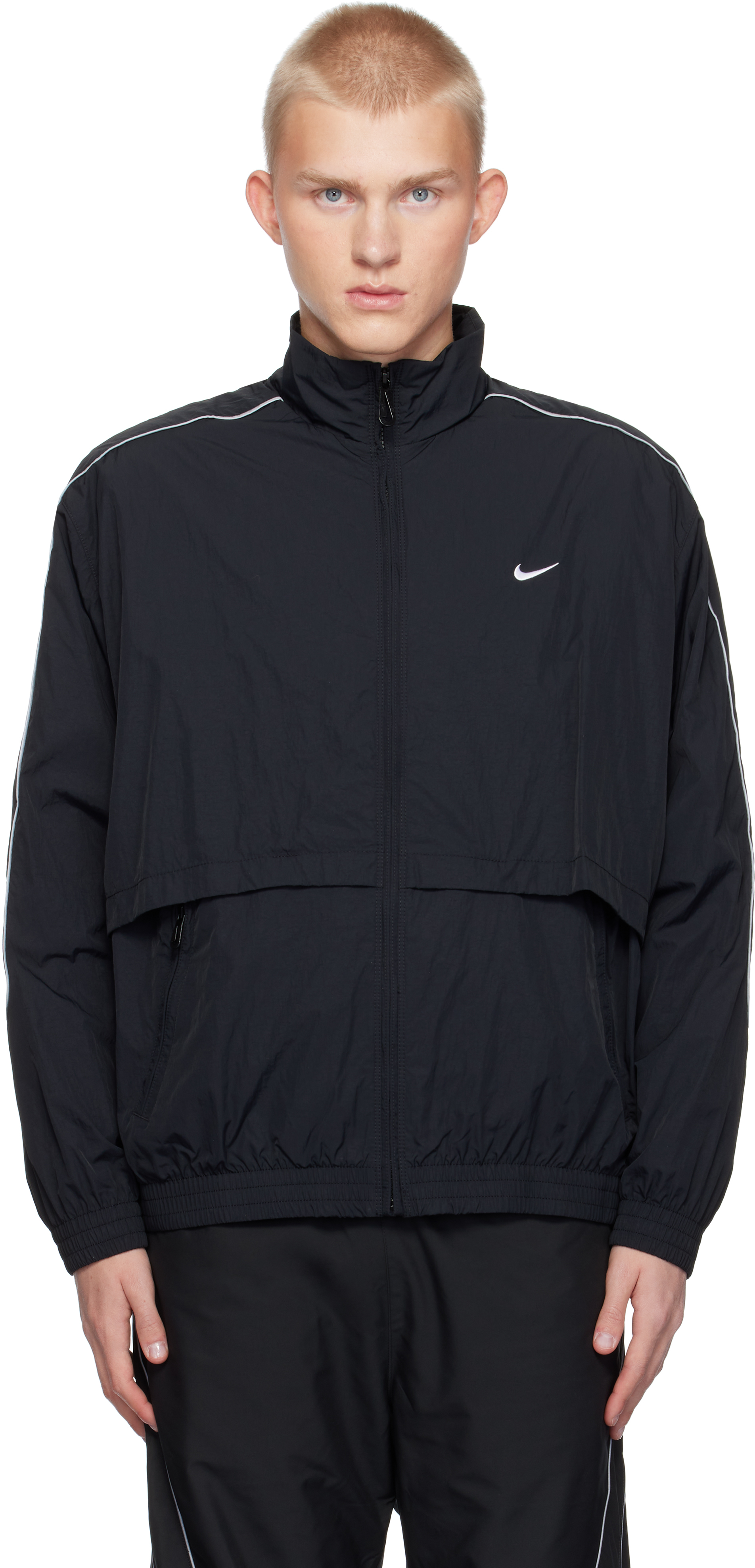 

Черная куртка Portswear Olo Woosh Nike