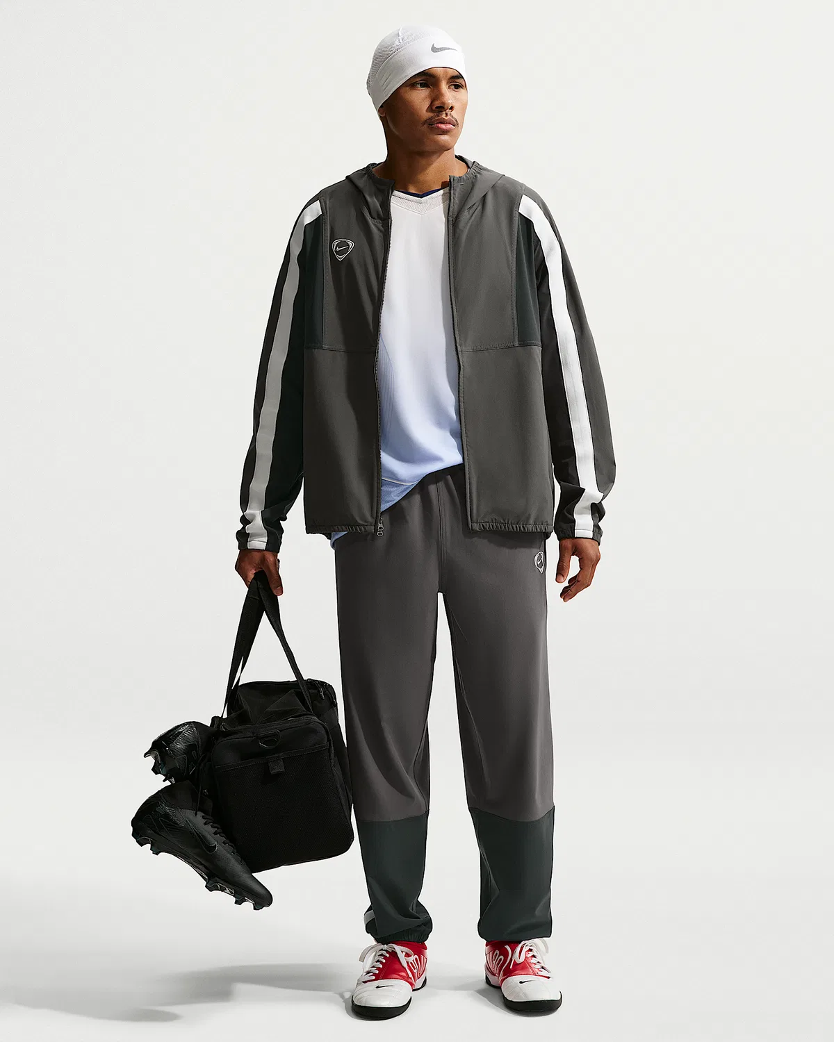 Мужская ветровка Nike Energy Repel Soccer Woven, Medium Ash/Off Noir/Summit White/Summit White — фото 4