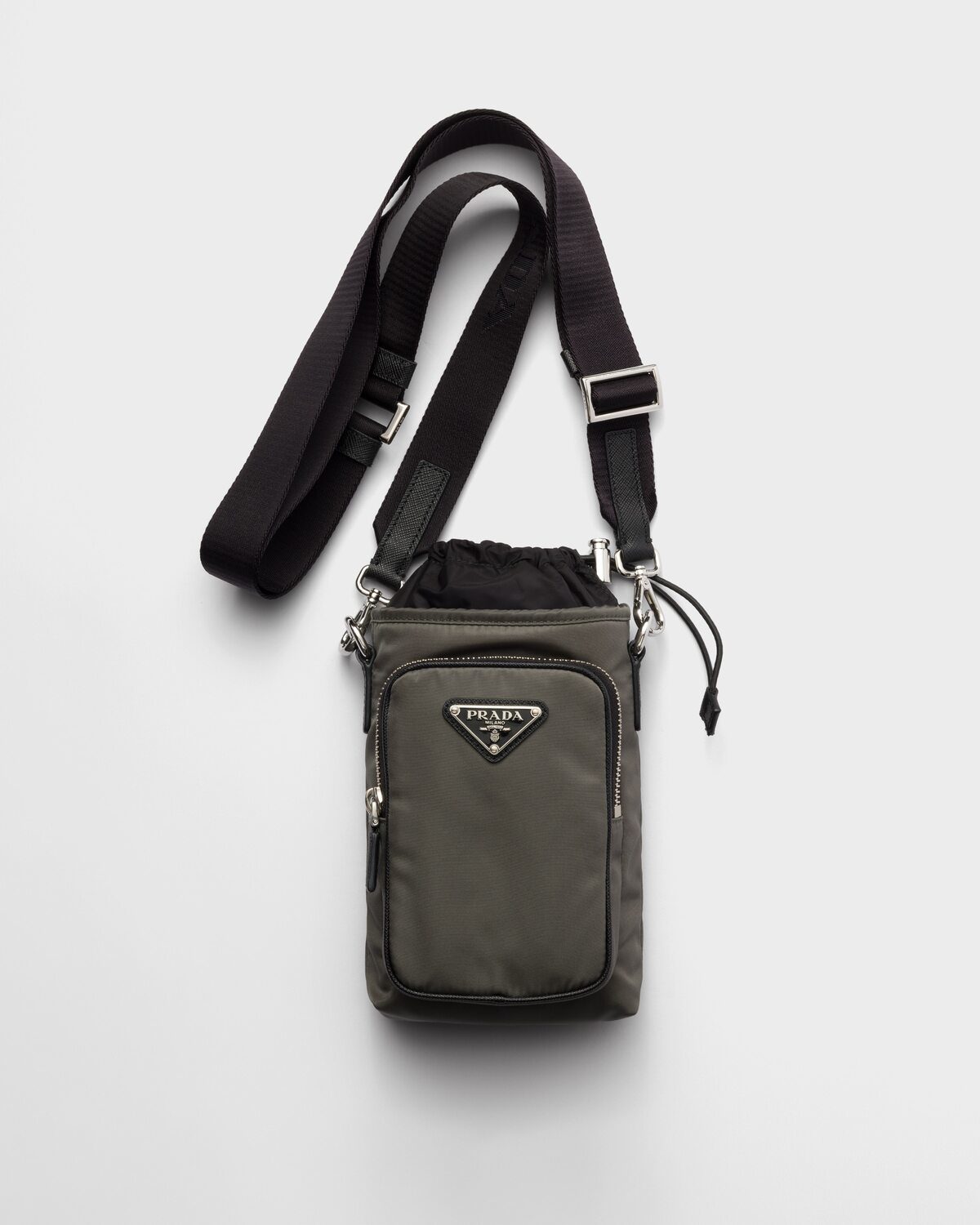 

Чехол для смартфона из переработанного нейлона Prada, темно-зеленый