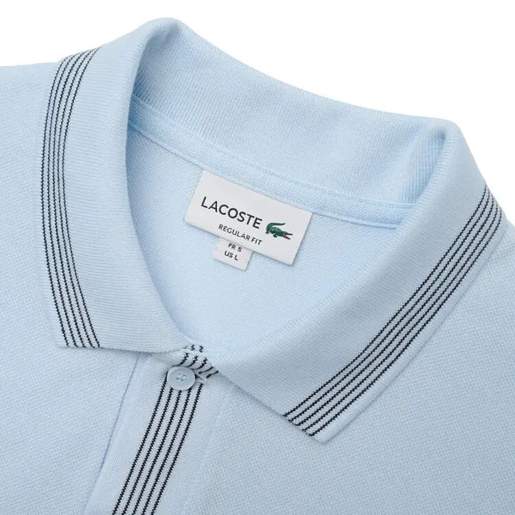 Поло LACOSTE, мужское/женское, с принтом в виде бейджа, светло-голубой — фото 4