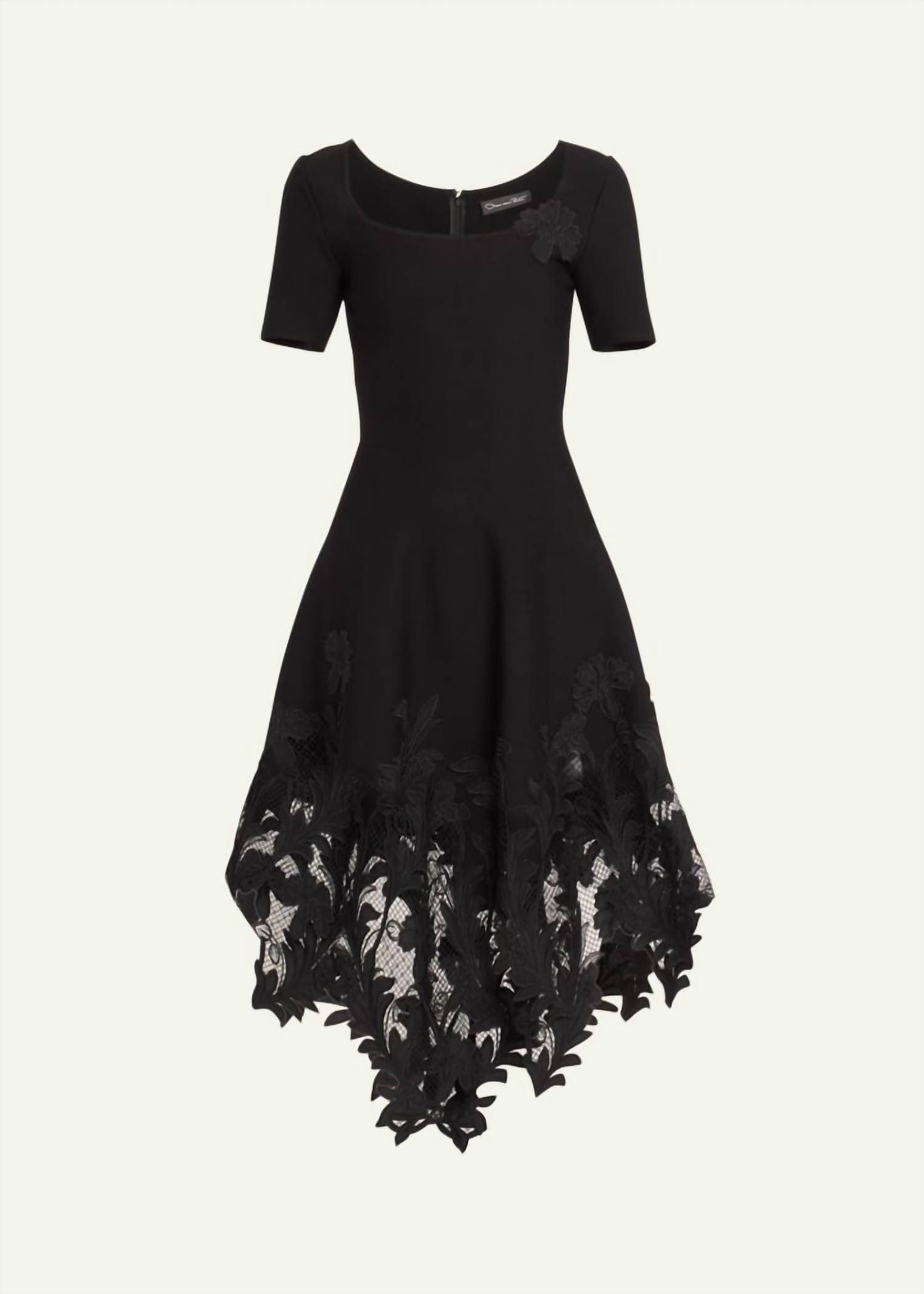 

Черное миди-платье с гипюром и вязаными элементами Carnation Oscar de la Renta