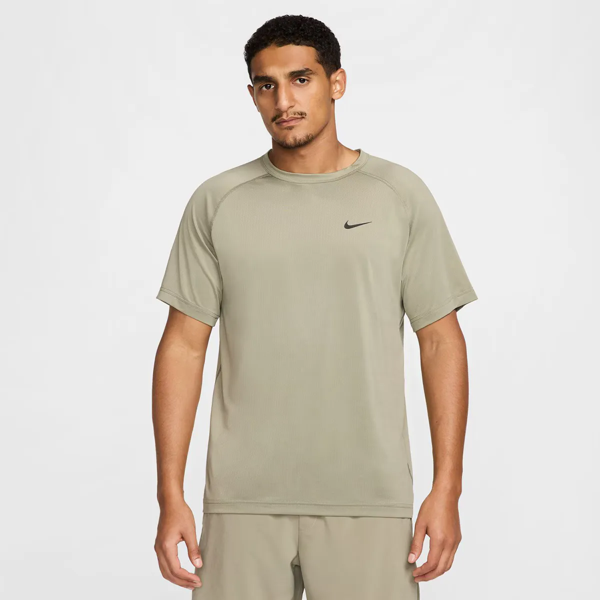 

Мужская готовая футболка Nike, цвет Kaki