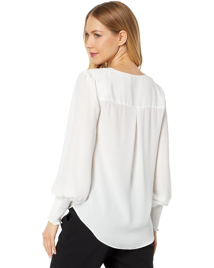 

Блуза Vince Camuto V-Neck Overlap Long Sleeve Blouse, цвет New Ivory