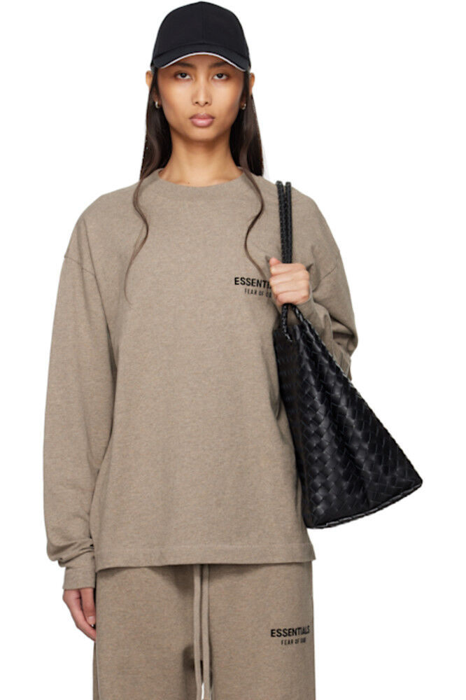 

Серая классическая футболка с длинным рукавом Fear of God ESSENTIALS