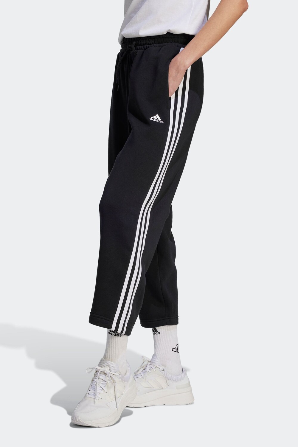 

Sportswear Essentials Флисовые джоггеры с 3 полосками и свободными штанинами adidas, черный