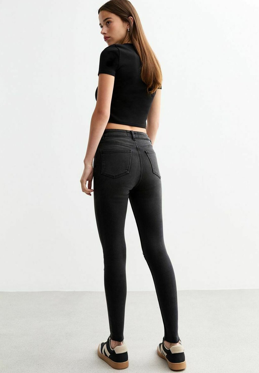 

Джинсы облегающие HALLIE DISCO SUPER New Look, черный