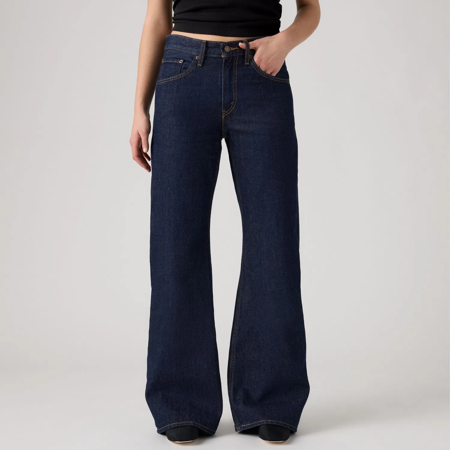 Свободные женские джинсы-ботинки Levi's, Dark Wash — фото 2