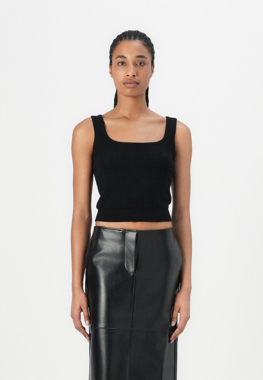

Топ LYLA TANK Guess, черный