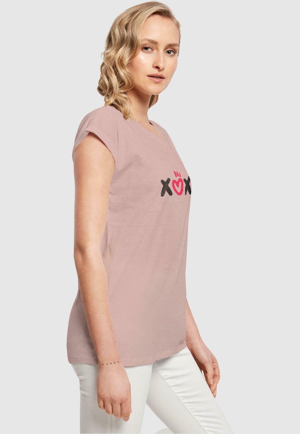 

Футболка с принтом VALENTINES DAY XOXO EXTENDED SHOULDER Merchcode, цвет Rose Gold-Coloured