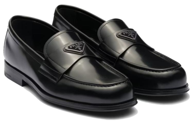 Туфли-лоферы из замши с тиснением треугольным логотипом PRADA, черные — фото 4