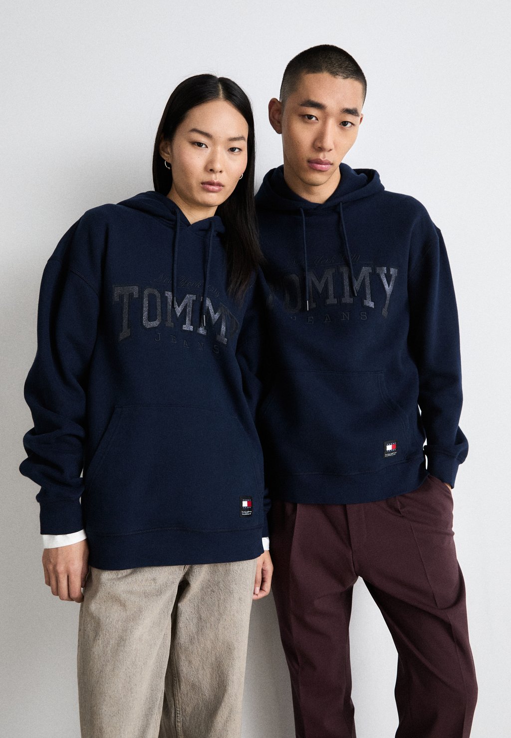 

Толстовка GLITTER HOODIE UNISEX Tommy Jeans, темно-синий