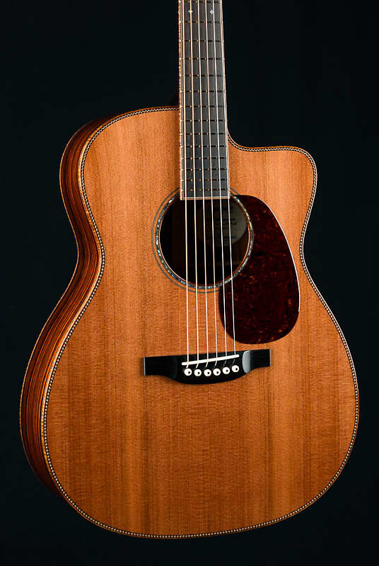 

Акустическая гитара Bourgeois GAC LSH DB Signature Redwood and Cocobolo Grand Auditorium Cutaway NEW