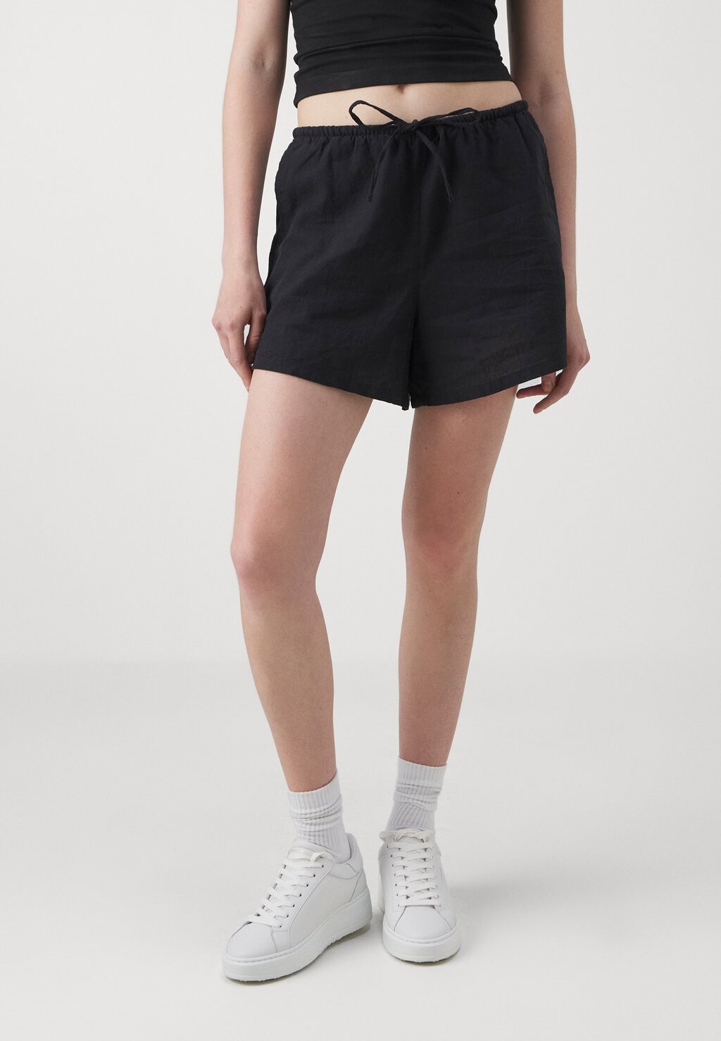 

Шорты RELAXED BLEND Gina Tricot, черный