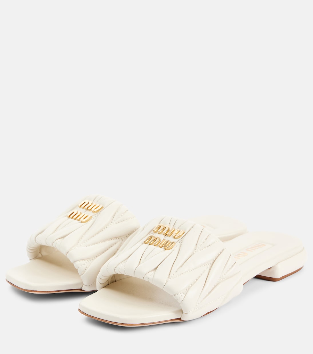 Лощёные кожаные шлёпанцы с тиснёным логотипом Miu Miu, белый — фото 4