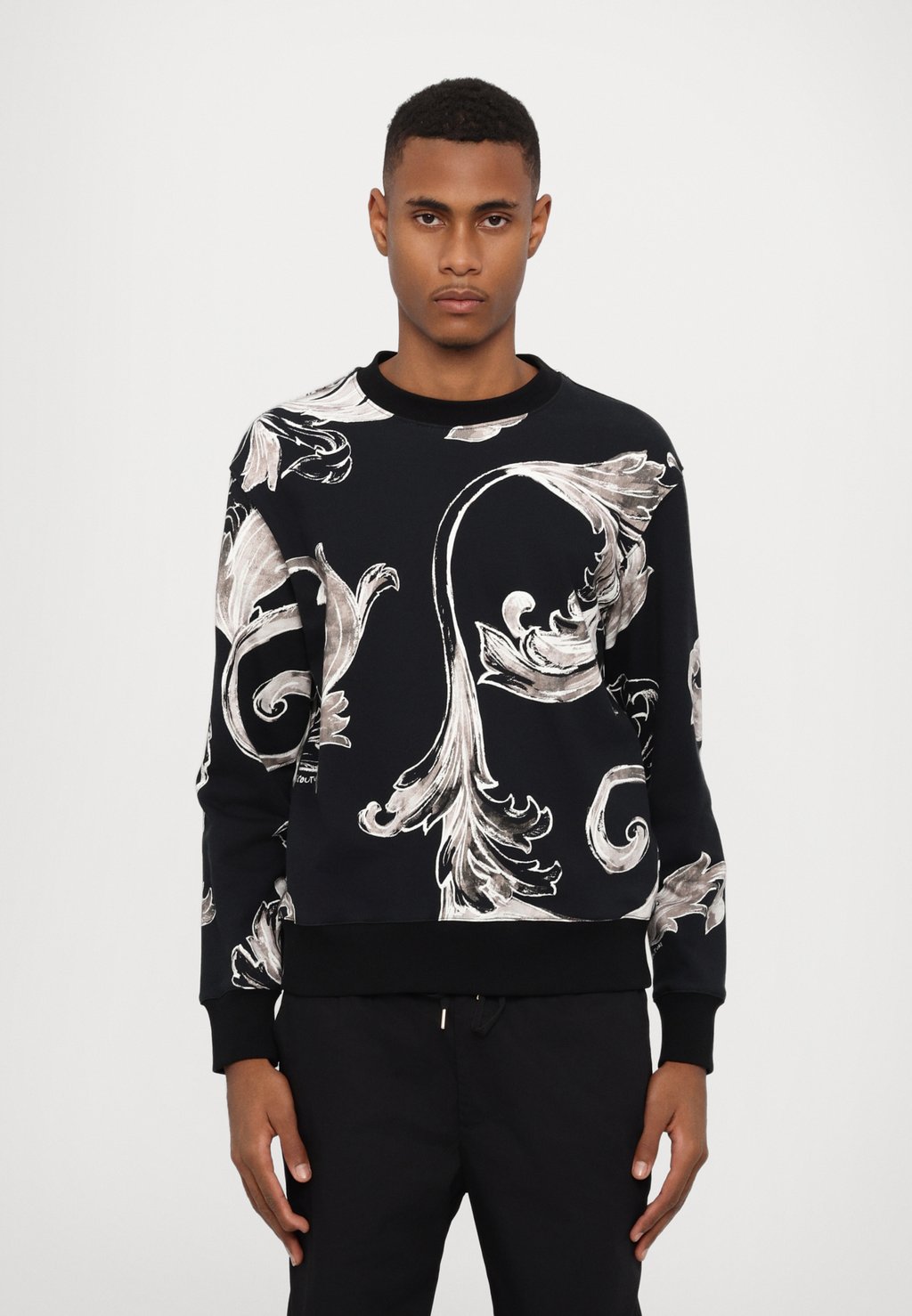 

Толстовка BAR OUTLINE MACRO Versace Jeans Couture, черный