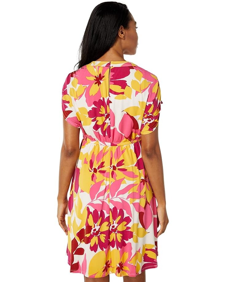 

Платье Maggy London Floral Matte Jersey Mini Dress, цвет Cream/Pink
