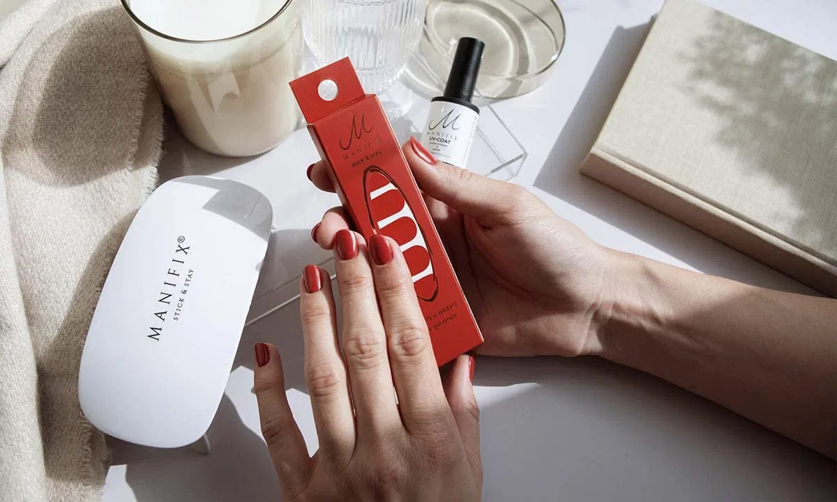 Гелевые УФ-пленки для ногтей «True Red» от Manifix Geschenkissimo — фото 4