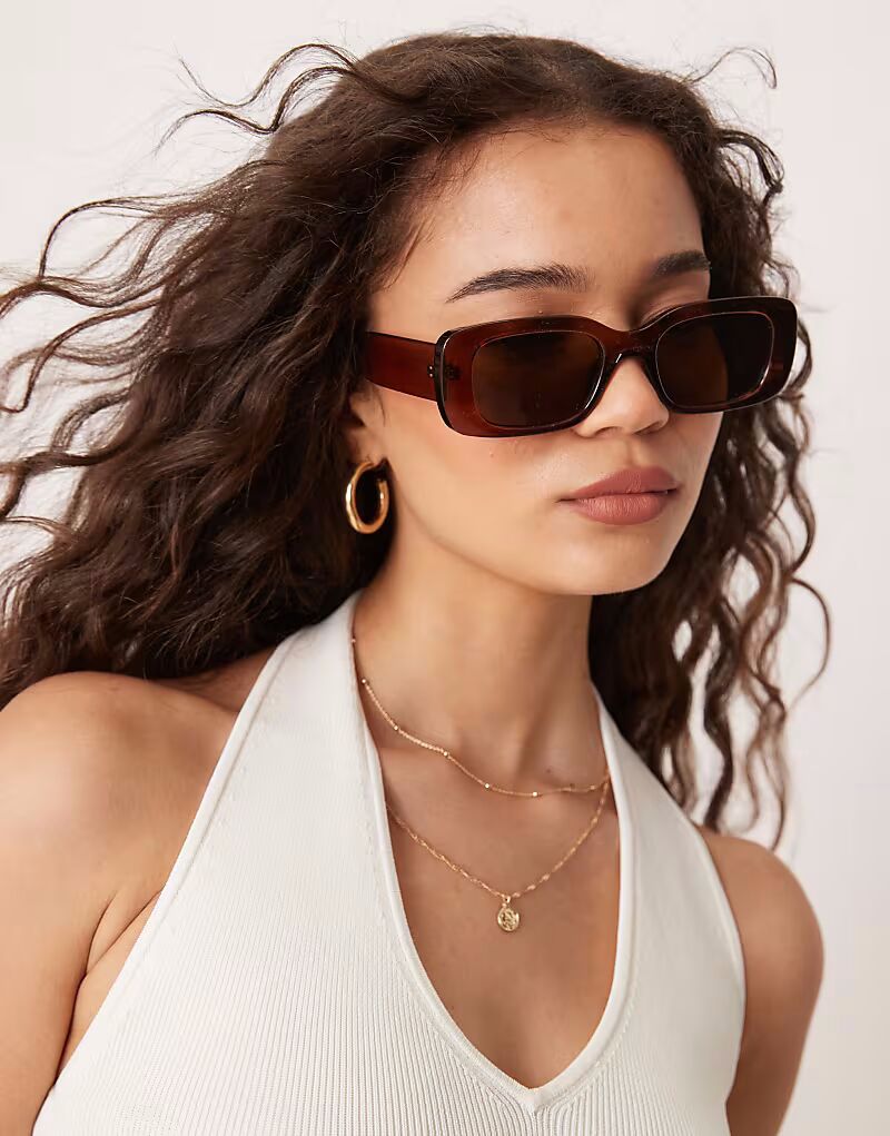 

Солнцезащитные очки Mango в широкой оправе коричневого цвета