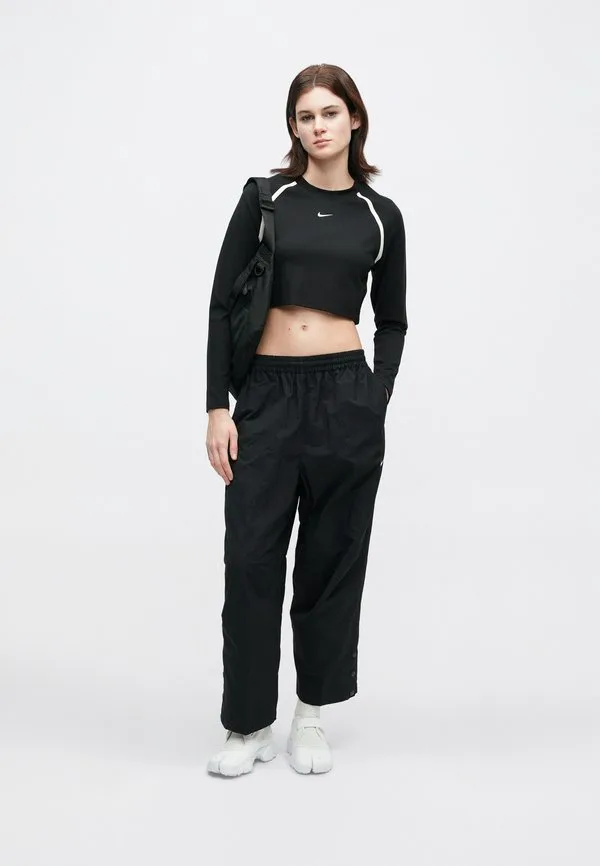 Яркий укороченный топ с длинными рукавами в уличном стиле Nike Sportswear, Black/Chalk — фото 3