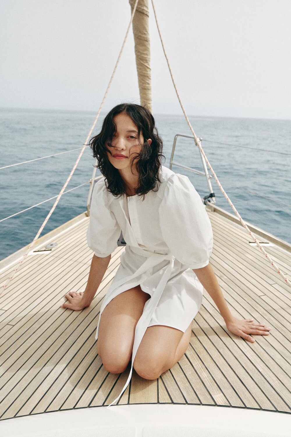 

Платье с пуховыми рукавами ZARA, жемчужно-белый