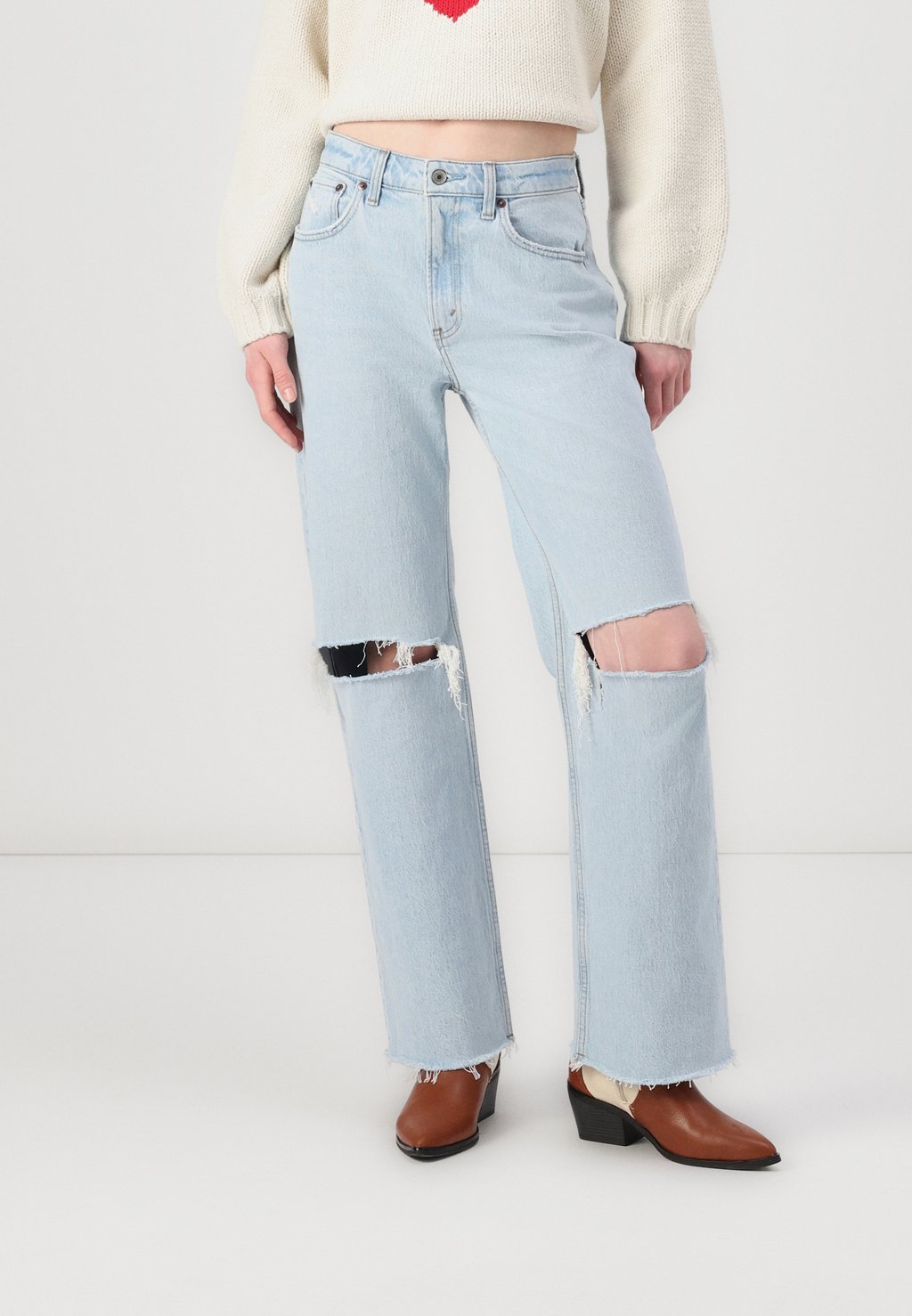 

Джинсы прямого покроя JAN KNEE DESTROY RAW HEM CURVY Abercrombie & Fitch, деним