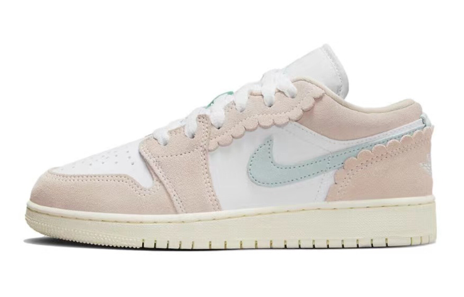 Баскетбольные кроссовки Air 1 Vintage женские с низким верхом белого цвета Jordan — фото 4