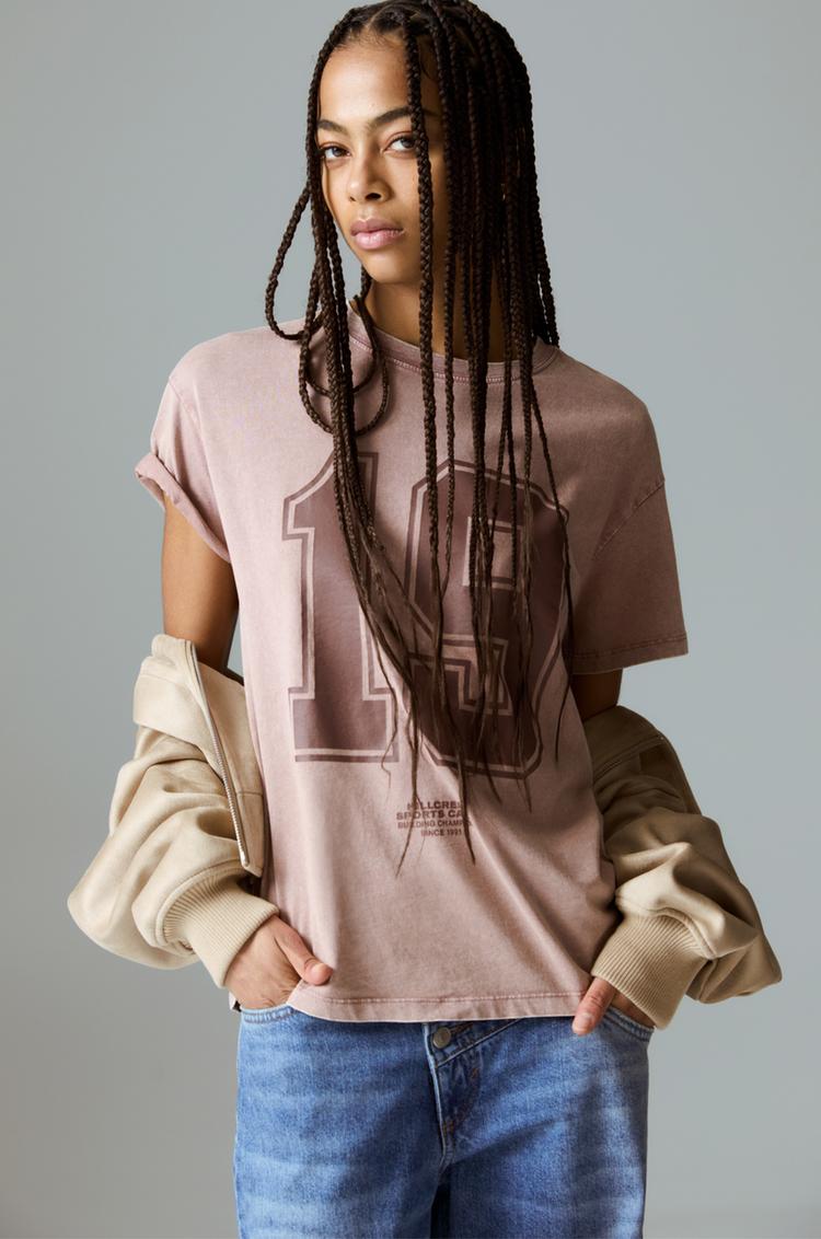 

Футболка с графическим номером Pull And Bear, розовый