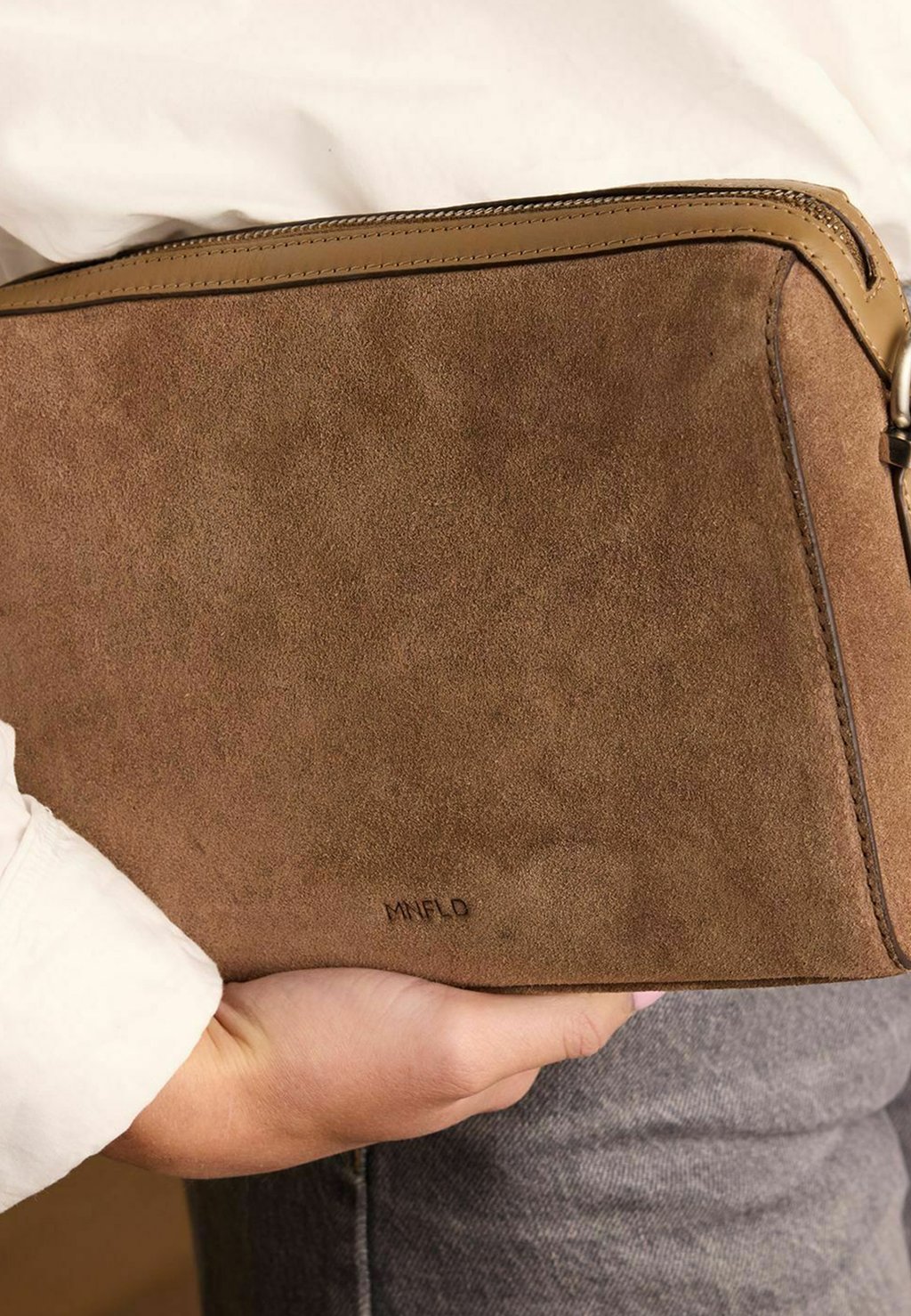 

Косметичка UNISEX Manfield, серо-коричневый
