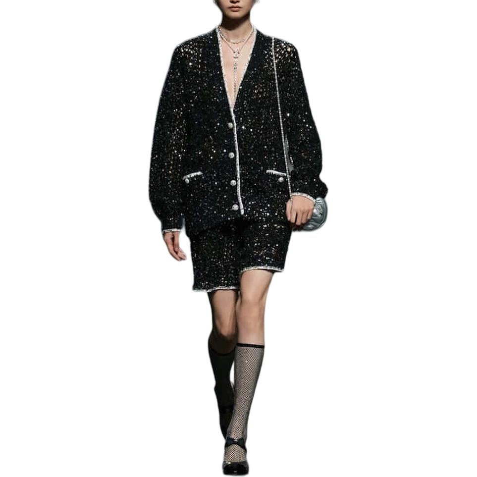 

CHANEL Женские повседневные шорты черного цвета