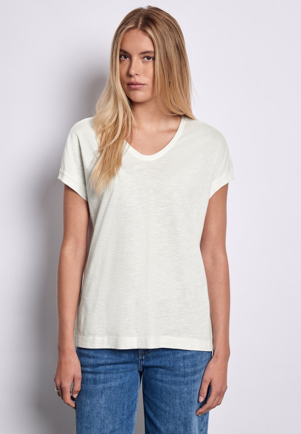 

Базовая футболка V-NECK Street One Studio, кремовый