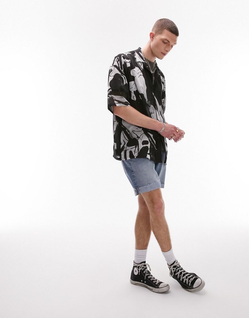 

Разноцветная рубашка свободного кроя с короткими рукавами и лацканами Topman с абстрактным принтом и прозрачной отделкой