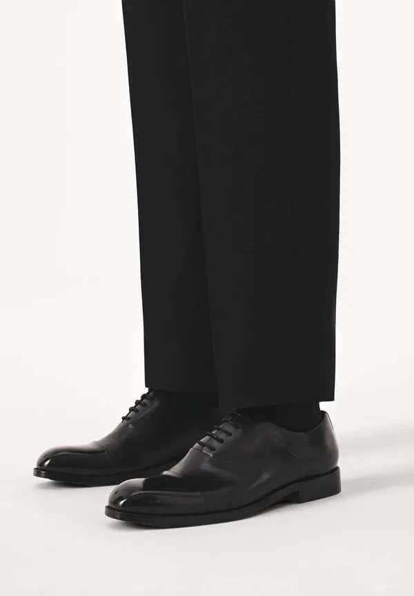 Ботинки Authios lace ups Kazar, черный