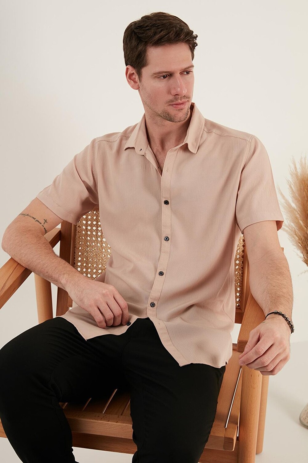 

Хлопковая рубашка Slim Fit с короткими рукавами CF23S113139 Buratti, экрю