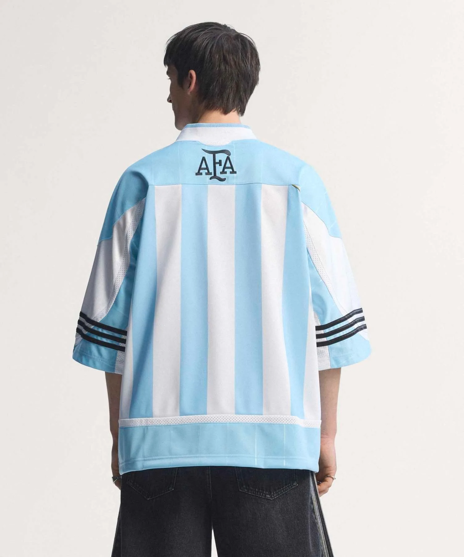 Унисекс оверсайз джерси V-образный вырез Bringback Remix Argentina adidas Originals синий — фото 3