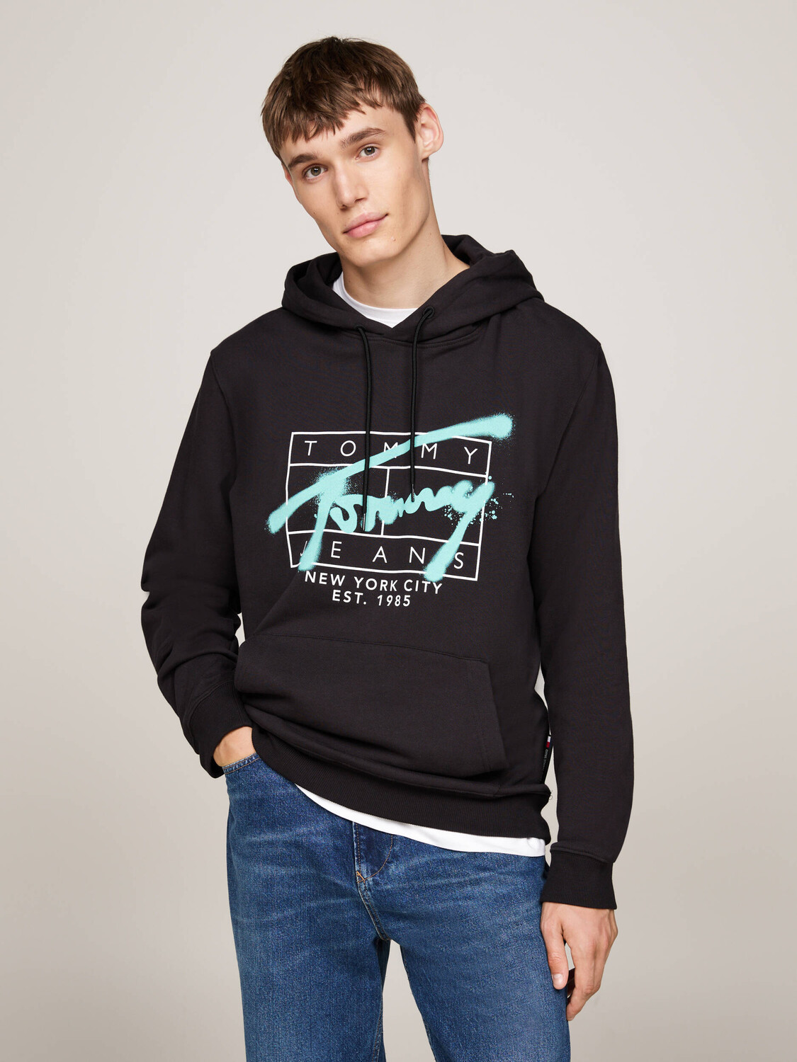 

Толстовка Tommy Jeans Regular Fit, черный