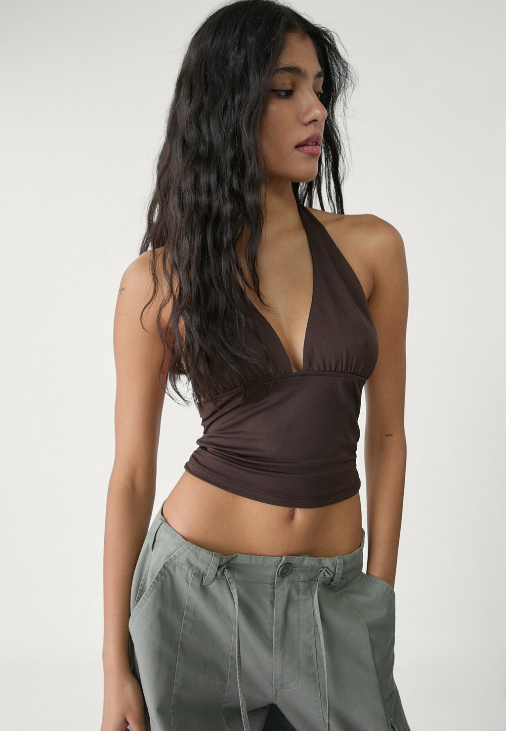 

Топ GATHERED HALTER Stradivarius, темно-коричневый