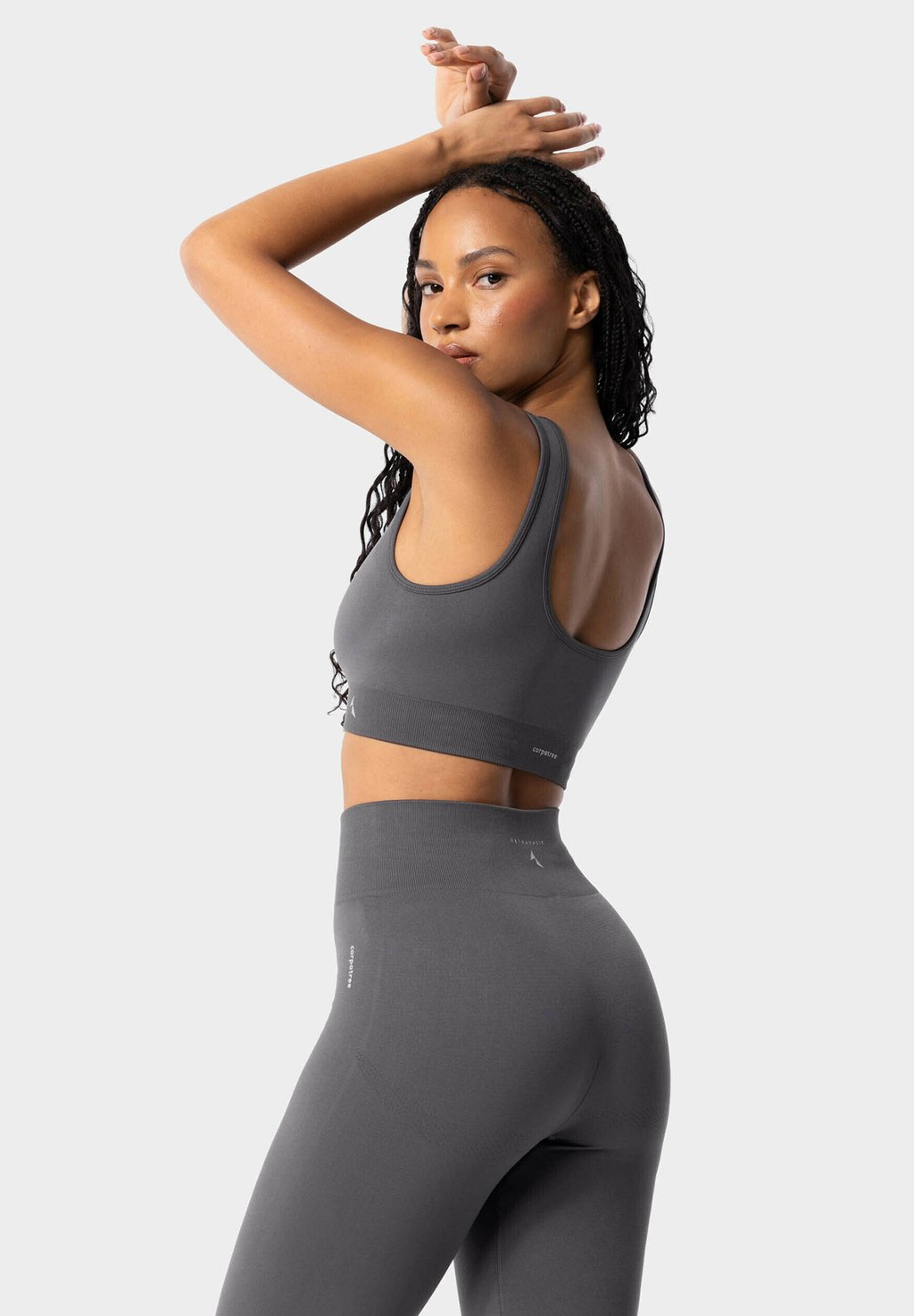 

Спортивный бюстгальтер средней поддержки SIMPLY SEAMLESS carpatree, серый