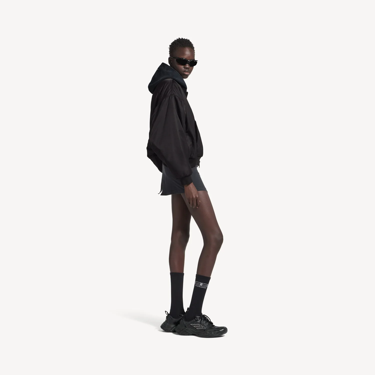 BALENCIAGA Бомбер с капюшоном черного цвета — фото 3