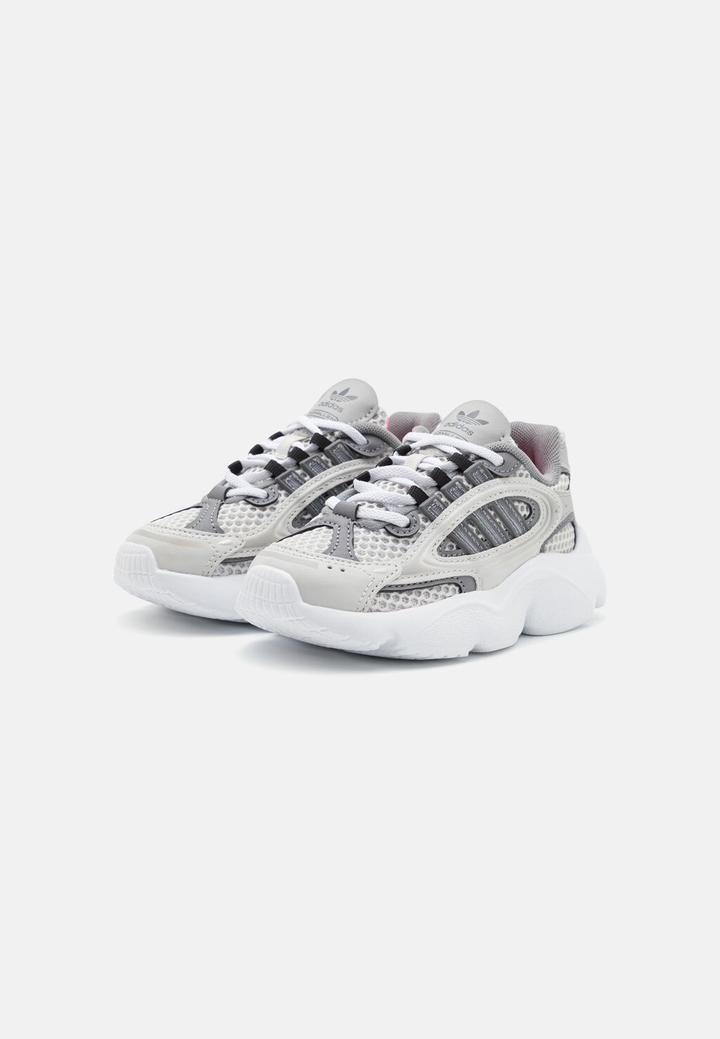 

Кроссовки на шнуровке OZMILLEN UNISEX adidas, серый