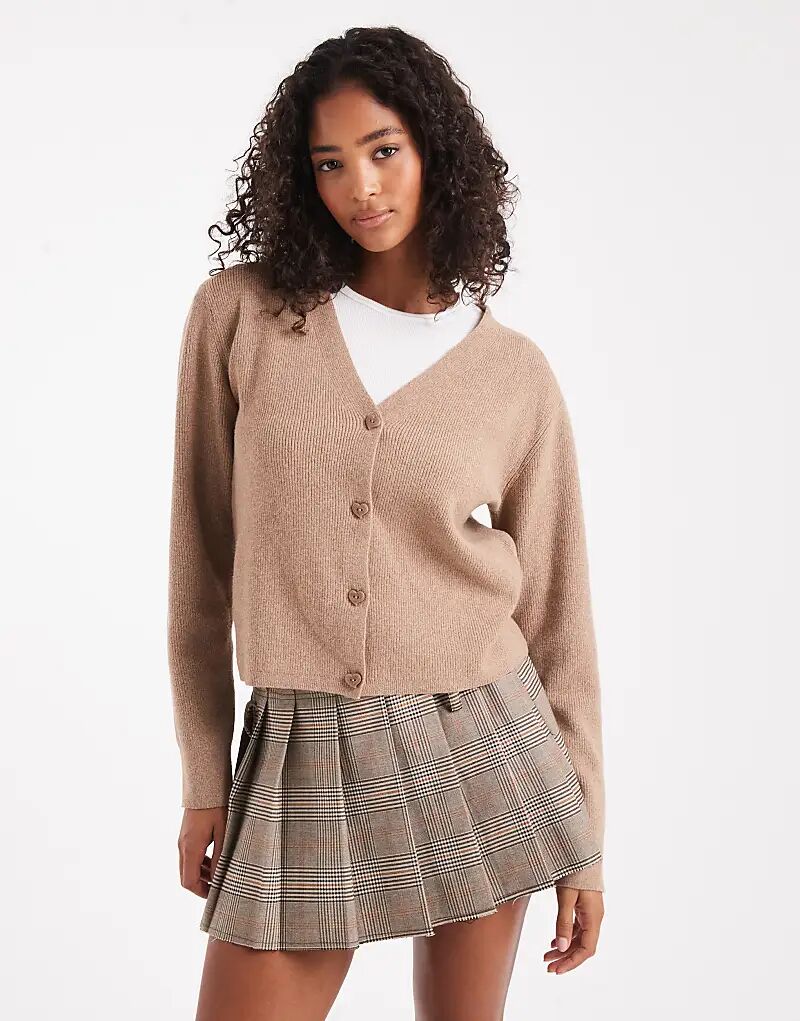 

Вязаный кардиган Pieces с пуговицами в форме сердечек бежевого цвета