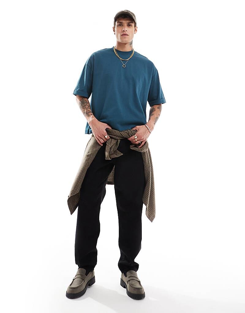 

Бирюзовая объемная футболка оверсайз с закатанными рукавами ASOS DESIGN Essential плотностью 240 г/м²